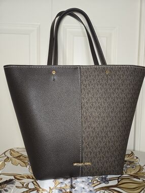 Michael Kors Brown Signature & Pebbled Leather Tote Bag Gold Hardware